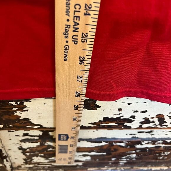 NWOT Schitt’s Creek Rosebud Motel size Small T-shirt. Unisex. - Picture 4 of 5